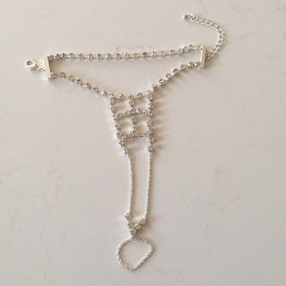 H&M Silver Hand and Finger Chain Bracelet - NWOT - Picture 1 of 4